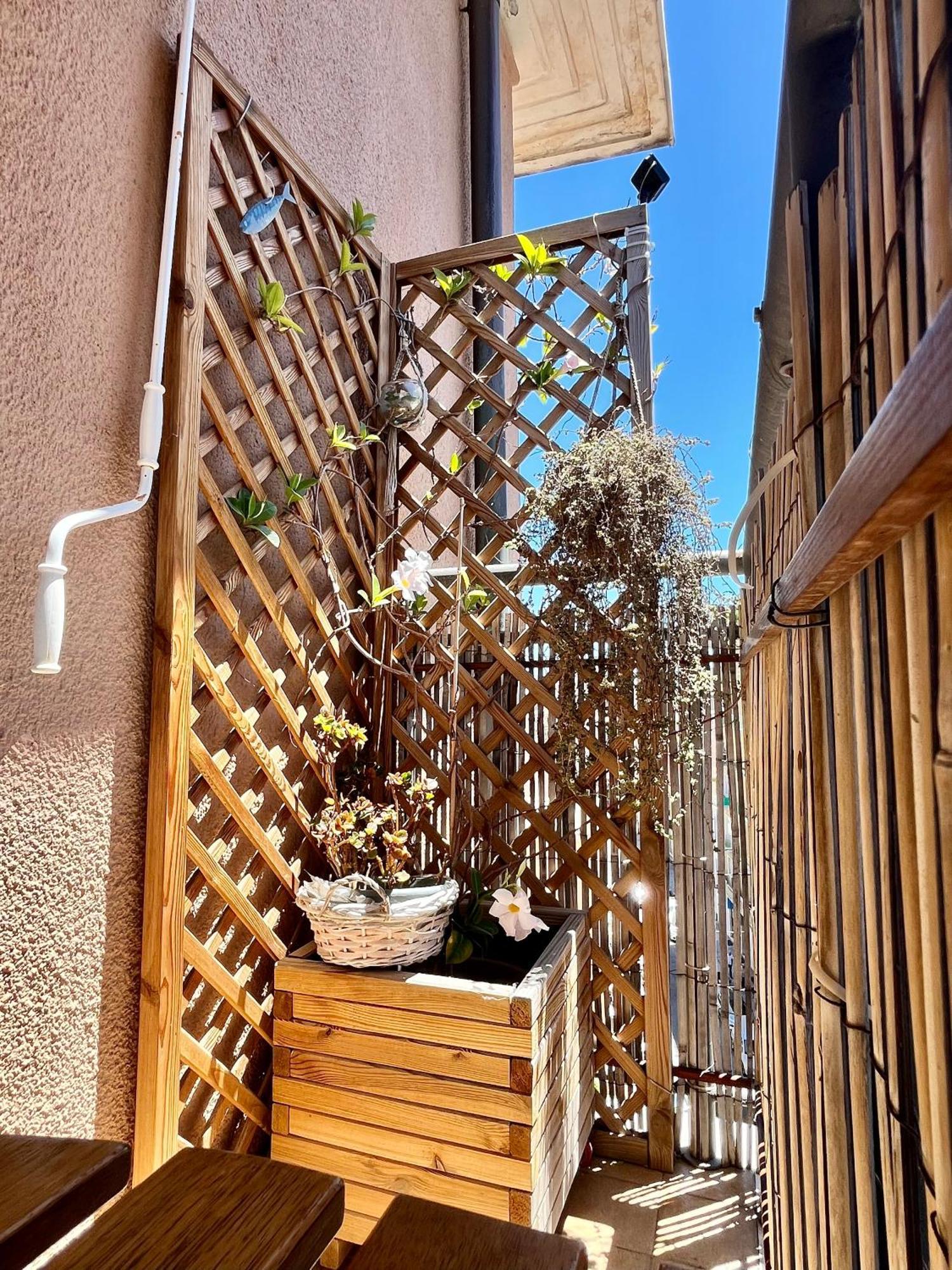 Tigelliotre Bed And Breakfast 칼리아리 외부 사진